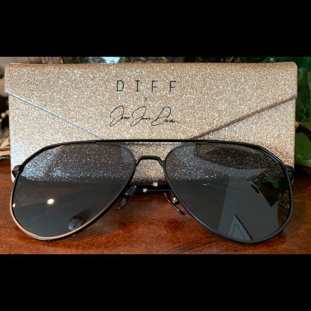 Like New! DIFF Dash Black + Polarized Lens